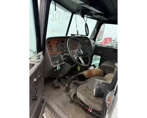 Peterbilt 365 Cab