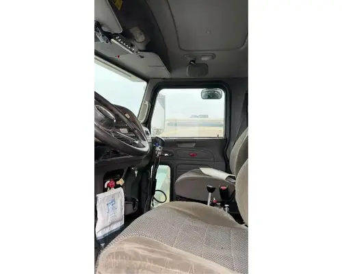 Peterbilt 365 Cab