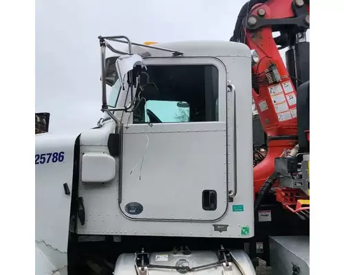 Peterbilt 365 Cab