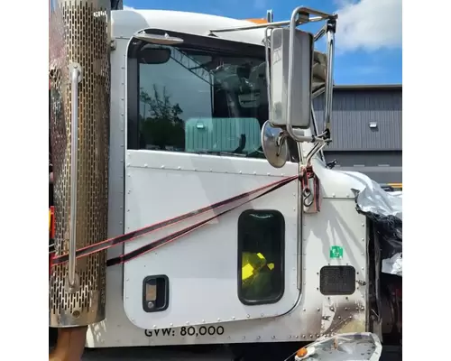 Peterbilt 365 Cab