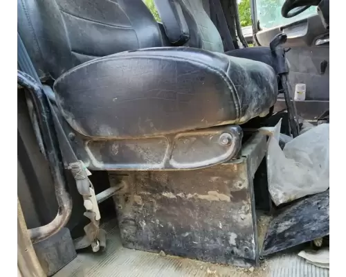 Peterbilt 365 Seat, Front