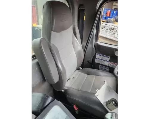 Peterbilt 365 Seat, Front