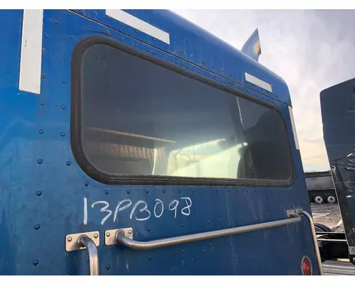 Peterbilt 367 Back Glass