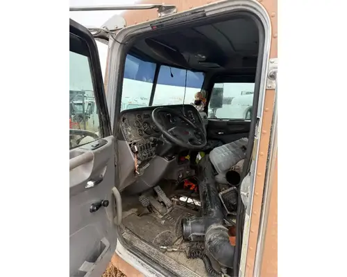 Peterbilt 367 Cab