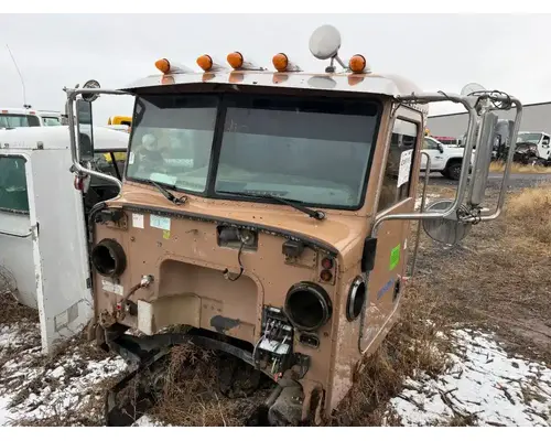 Peterbilt 367 Cab