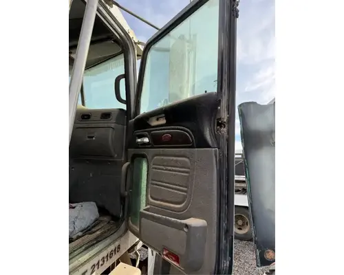 Peterbilt 367 Cab