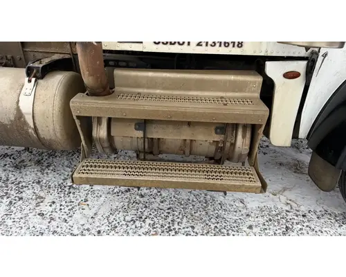 Peterbilt 367 DPF (Diesel Particulate Filter)