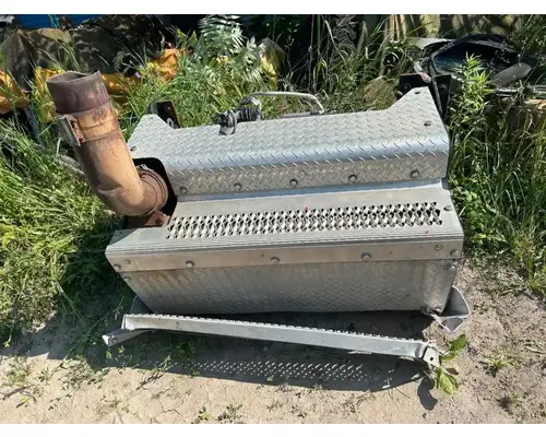 Peterbilt 367 DPF (Diesel Particulate Filter)