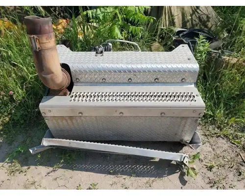 Peterbilt 367 DPF (Diesel Particulate Filter)