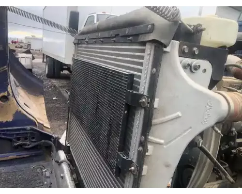 Peterbilt 367 Radiator