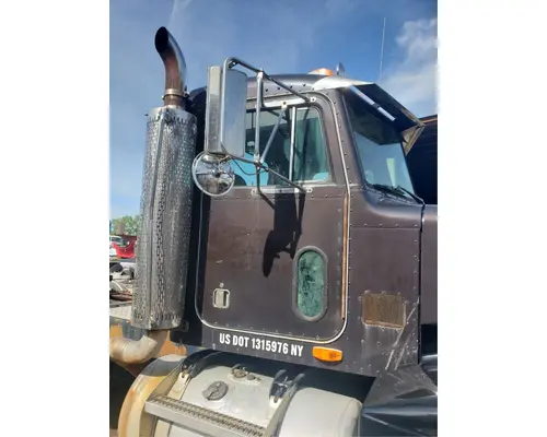 Peterbilt 375 Cab