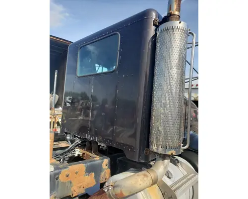 Peterbilt 375 Cab