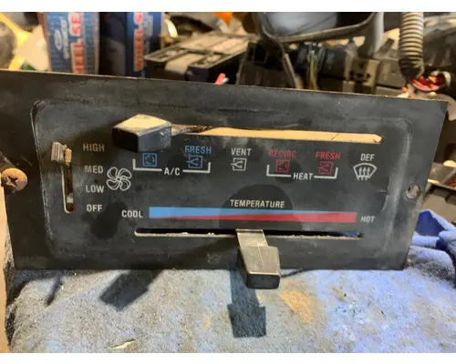 ECM (HVAC) PETERBILT 375 Truck Salvage International Inc