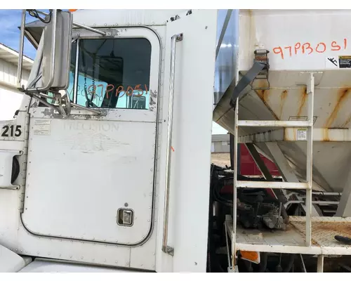 Peterbilt 377 Body, Misc. Parts