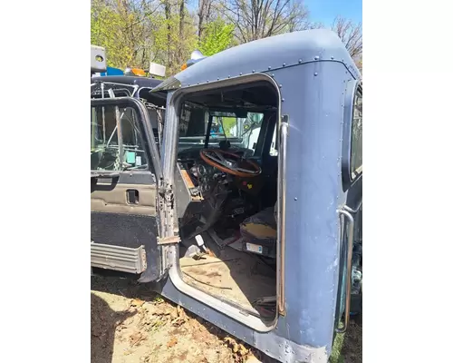 Cab PETERBILT 377 Truck Salvage International Inc