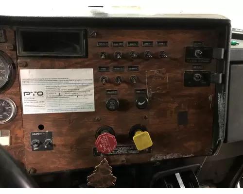 Peterbilt 377 Dash Assembly