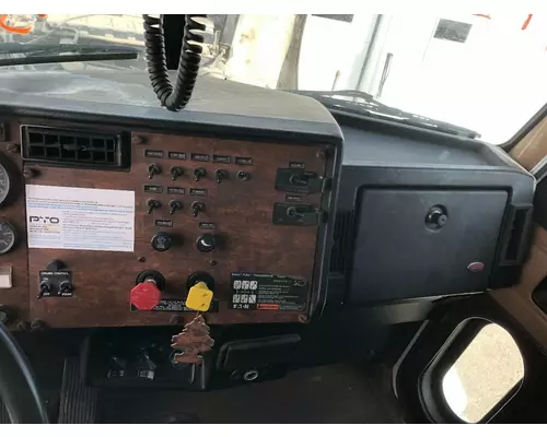 Peterbilt 377 Dash Assembly