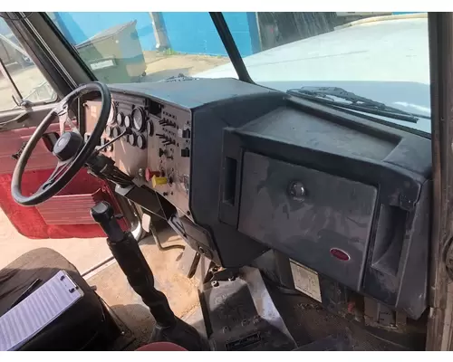 Peterbilt 377 Dash Assembly