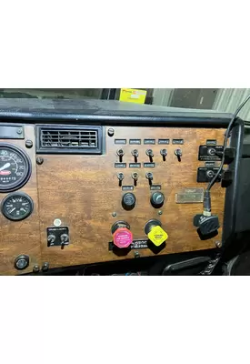 Peterbilt 377 Dash Assembly