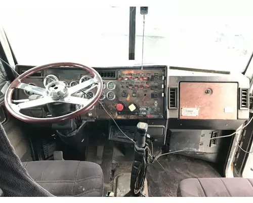 Peterbilt 377 Dash Assembly