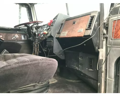 Peterbilt 377 Dash Assembly