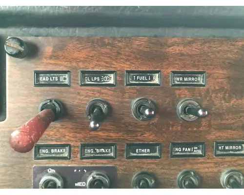 Peterbilt 377 Dash Assembly