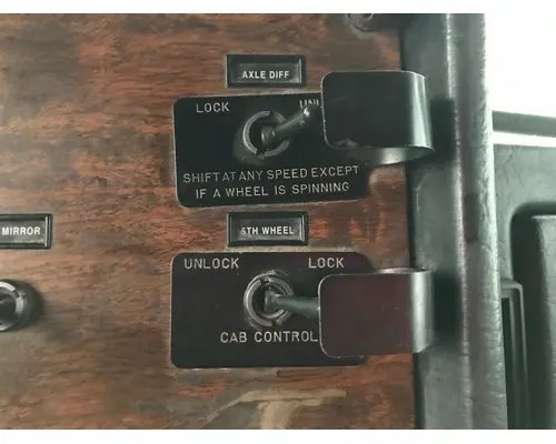 Peterbilt 377 Dash Assembly