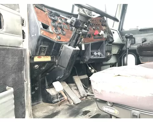 Peterbilt 377 Dash Assembly