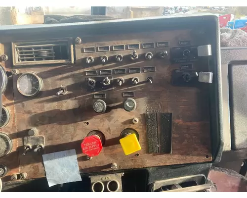 Peterbilt 377 Dash Assembly