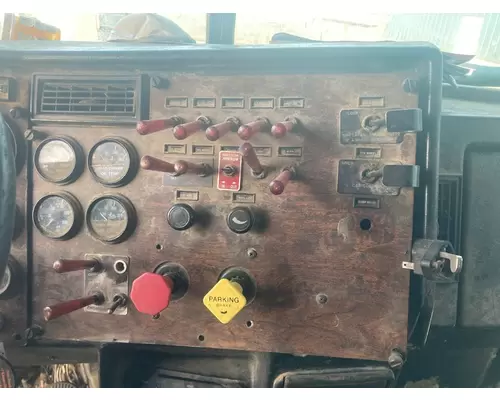 Peterbilt 377 Dash Assembly