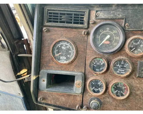 Peterbilt 377 Dash Assembly