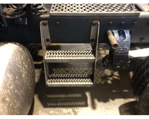 Brackets, Misc. Peterbilt 377 Vander Haags Inc Kc