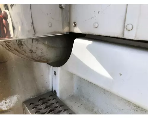 Peterbilt 377 Fairing (Side)