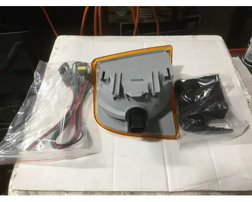 Peterbilt 377 Headlamp Assembly