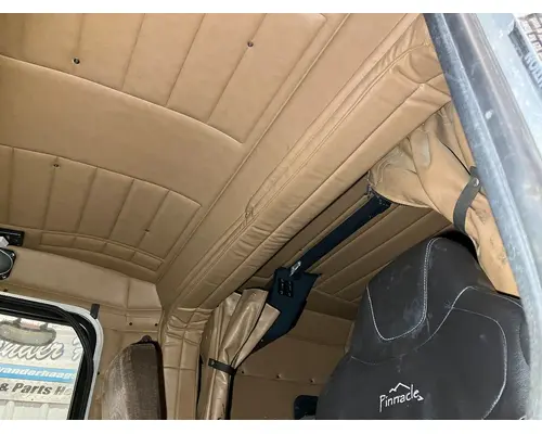 Sleeper Peterbilt 377 Vander Haags Inc Sf