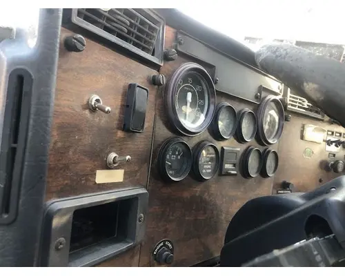 Peterbilt 378 Instrument Cluster