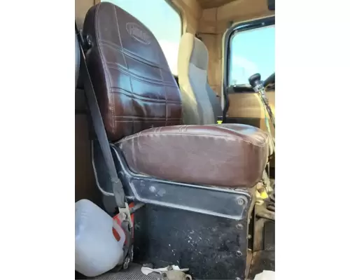 Peterbilt 378 Seat, Front