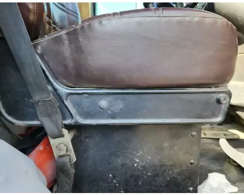 Peterbilt 378 Seat, Front