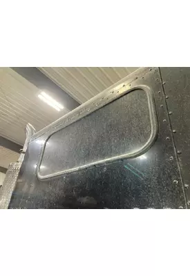 Peterbilt 379 Back Glass