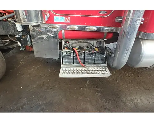 Battery Box PETERBILT 379 Sam's Riverside Truck Parts Inc