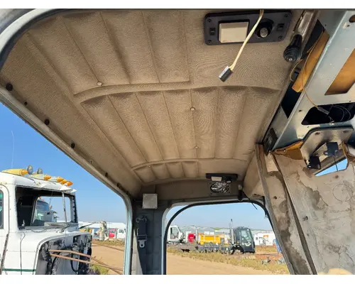 Peterbilt 379 Body, Misc. Parts