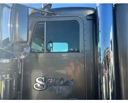 Peterbilt 379 Cab