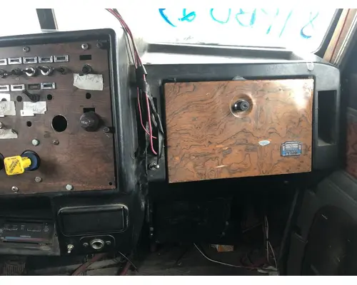 Peterbilt 379 Dash Assembly