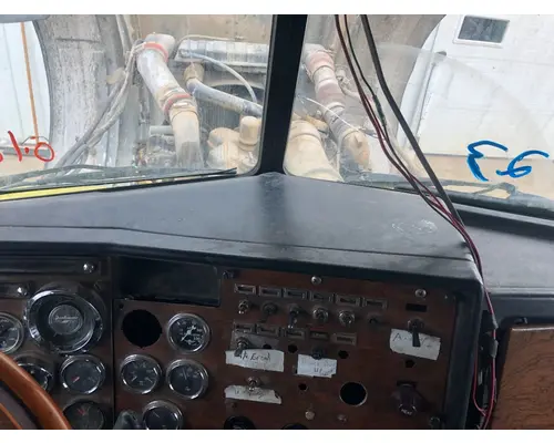 Peterbilt 379 Dash Assembly