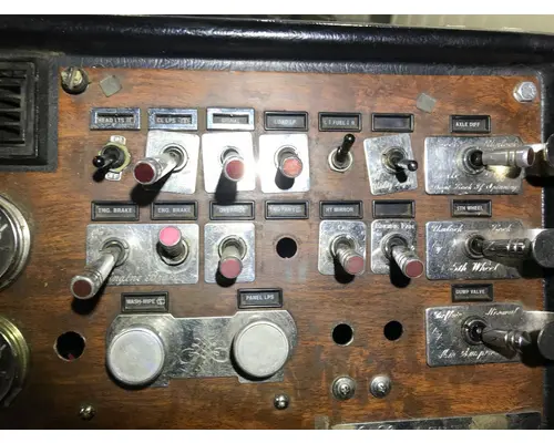 Peterbilt 379 Dash Assembly