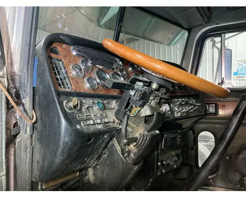 Peterbilt 379 Dash Assembly