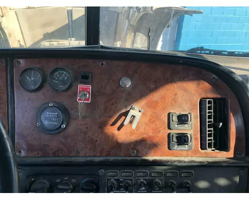 Peterbilt 379 Dash Assembly