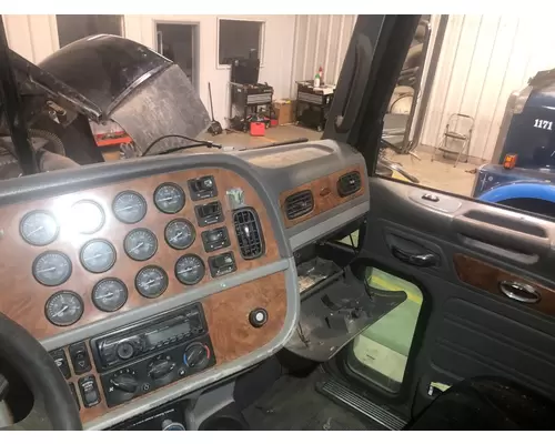 Peterbilt 379 Dash Assembly