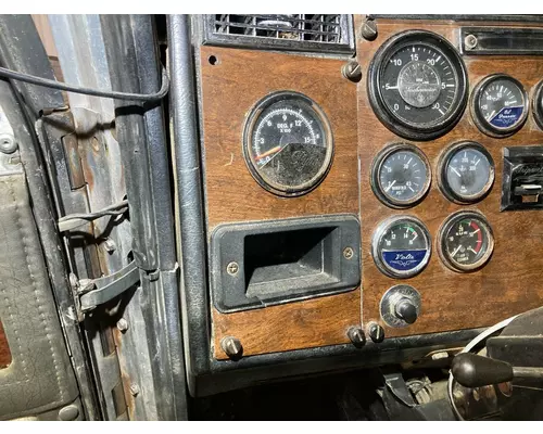 Peterbilt 379 Dash Assembly