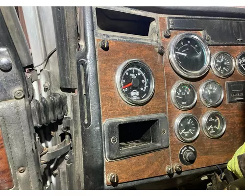 Peterbilt 379 Dash Assembly